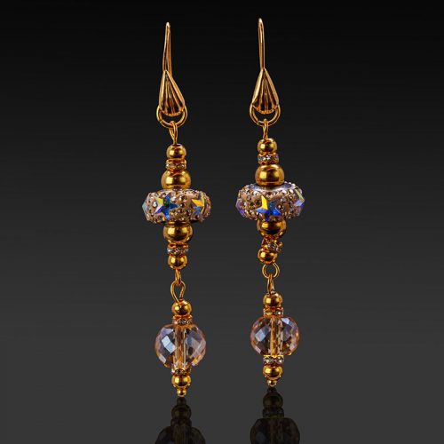 Central swarovski bead in long earrings