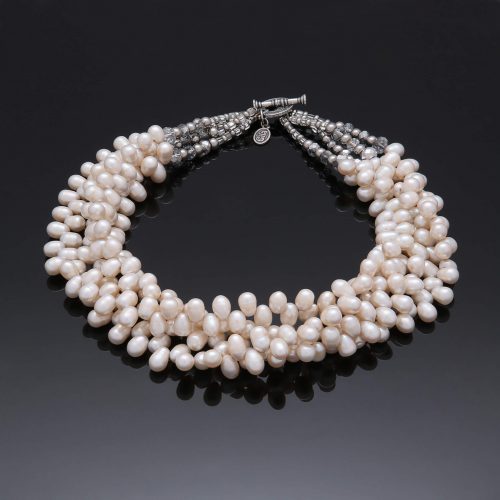White water pearls necklace