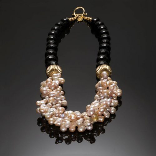 Water pearls necklace and onyx stones