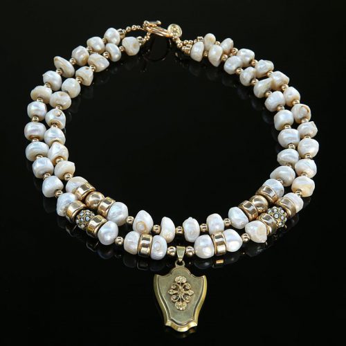 White water pearls necklace and medallion